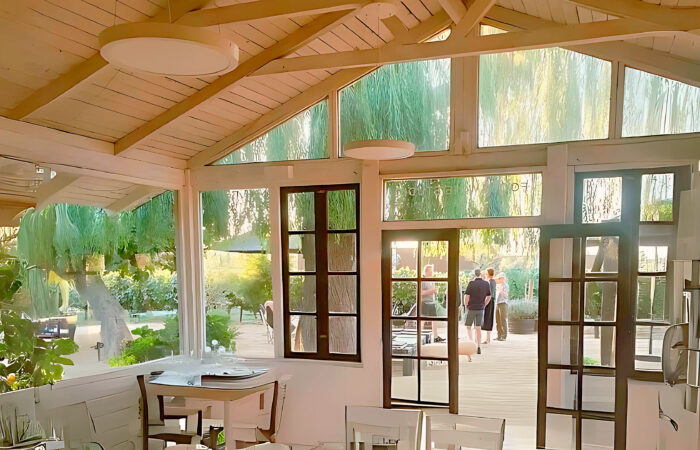 The Colchagua Valley, just a short trip from Santiago, is a top destination for wine tourism, renowned for its stunning vineyards and world-class wineries like Los Maquis. Visitors can enjoy a luxurious day trip, complete with a gourmet lunch by renowned chef Pilar Rodriguez. The valley’s blend of historic estates, modern winemaking techniques, and breathtaking scenery has earned it global recognition, making it a must-visit for wine lovers and culinary enthusiasts alike.