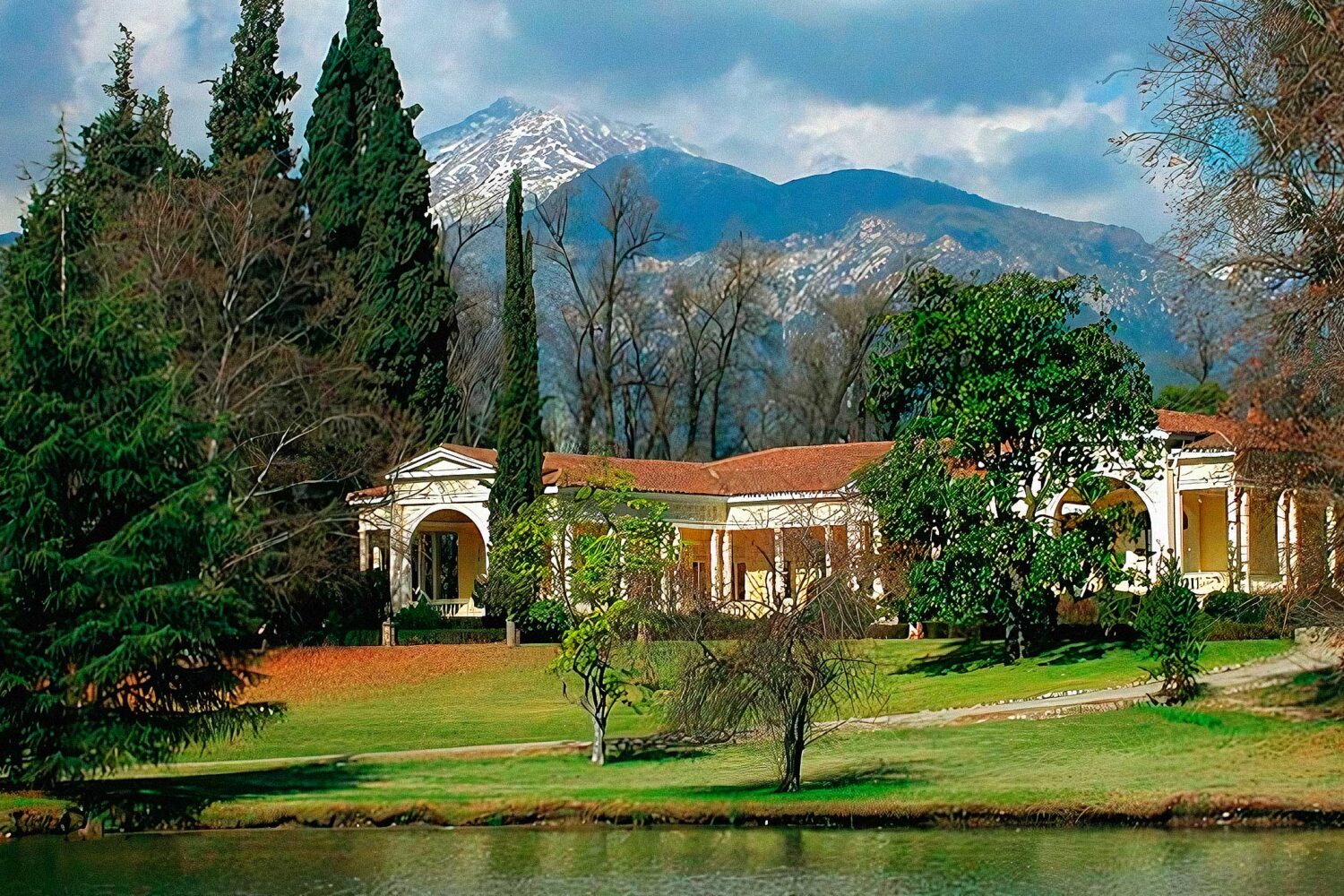 Concha y Toro, nestled in Chile’s Maipo Valley, is a cornerstone of the global wine industry. As one of the largest and most influential wineries in the world, it offers visitors a unique glimpse into Chilean winemaking traditions. Explore the historic Casillero del Diablo cellar, wander through the beautiful vineyards, and taste wines that have earned international acclaim. With its wines enjoyed in over 130 countries, Concha y Toro represents the pinnacle of Chilean viticulture. Visiting this iconic winery is an essential experience for anyone passionate about wine and culture.